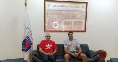 تكريم عبد الرحمن فيصل بنادي 6 أكتوبر عقب انتقاله إلى باريس سان جيرمان لكرة اليد 2025