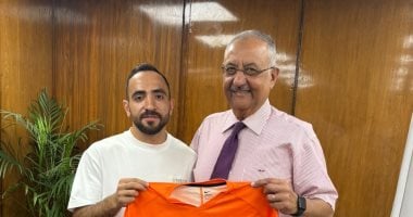 عاجل.. أحمد متعب ينضم إلى البنك الأهلي لمدة 3 سنوات في 2025.. شاهد الصورة