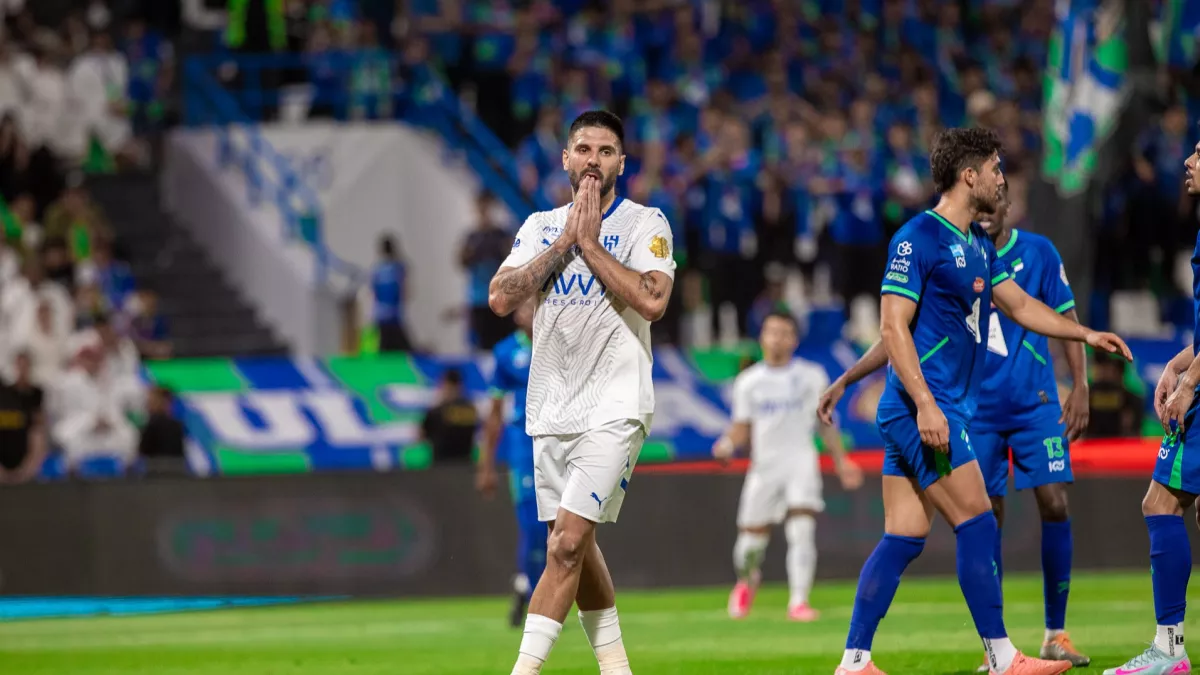 احتفالات جماهير الهلال تعم "إكس" عقب توقيع الفتح مع دارسي رسمياً 2025
