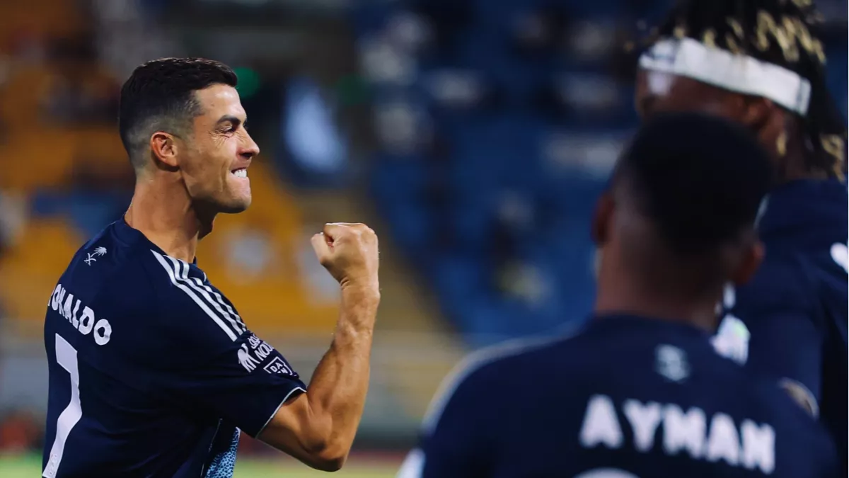 النصر يفرض سيطرته في دوري روشن.. يسحق التعاون بخماسية في 2025