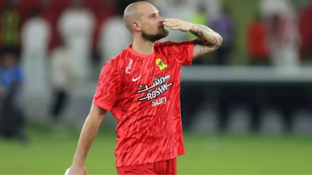 رايكوفيتش يتولى حراسة مرمى الاتحاد في مباراة مفاجئة تبهج جماهير العميد 2025
