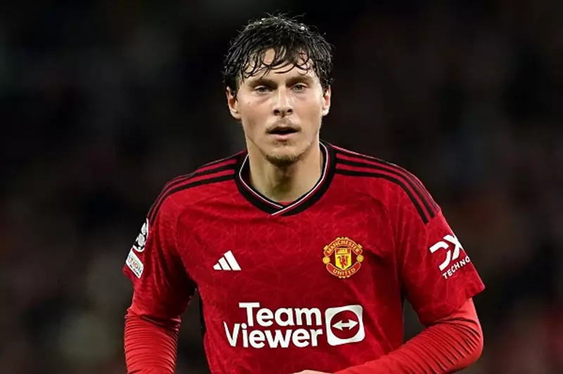 ليندلوف يختار فيورنتينا مردداً إيفرتون في 2025