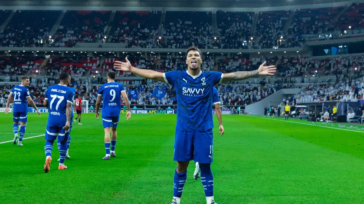 مشكلة خروج محترف الهلال.. من منبوذ إنزاجي إلى راتب خرافي بقيمة 25 مليون
